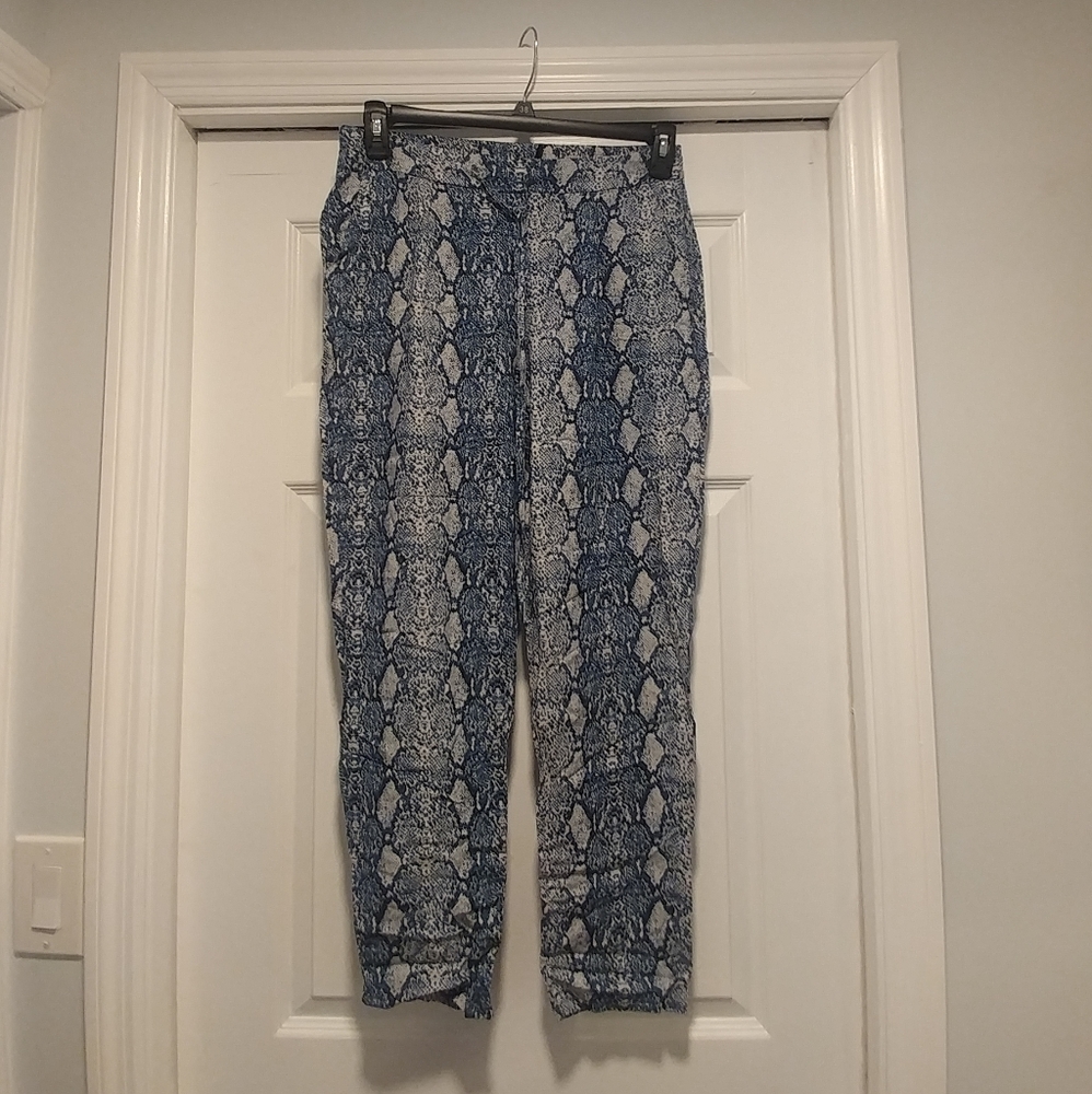 Beautiful and classy pants.